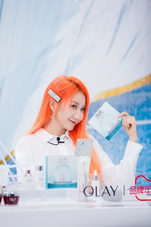乃万OLAY品牌活动照性感图片_4