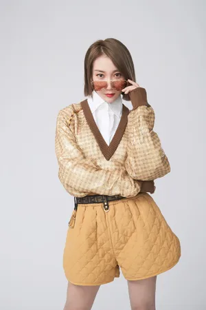 乃万时髦性感图片写真_8