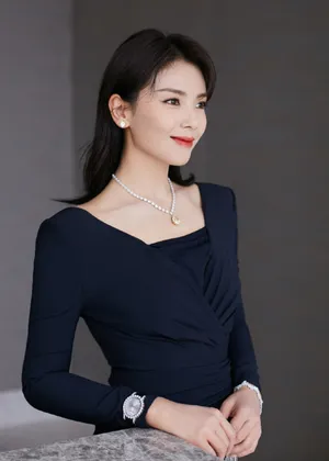 刘涛黑色开叉裙性感写真图片_7