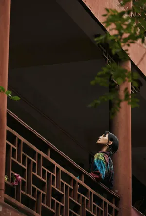 周笔畅心形耳环性感图片写真_6