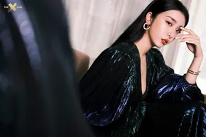赵小棠深V长裙性感图片写真_2