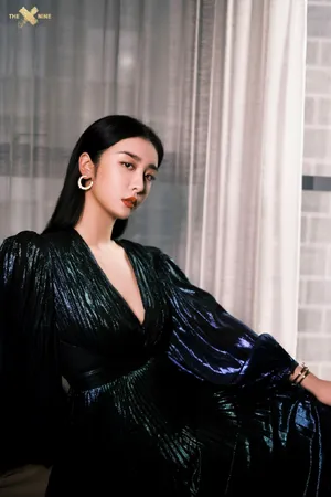 赵小棠深V长裙性感图片写真_3