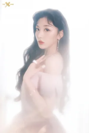 孔雪儿梦幻紫裙性感图片写真