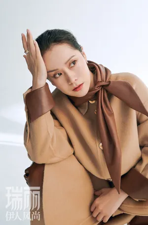 海清做主编主题封面性感写真_4