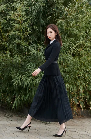 孟美岐西装长裙性感图片写真_4