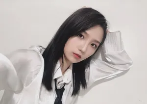 刘力菲甜美养眼自拍图片_3