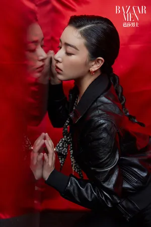 阚清子黑色皮衣时尚写真图片_2