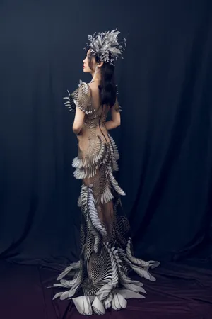 张靓颖透视鱼尾裙性感写真图片_8
