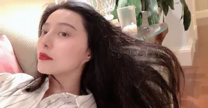 范冰冰条纹衬衫红唇魅力自拍图片_2
