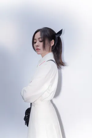 张靓颖牛奶百褶裙甜美写真图片