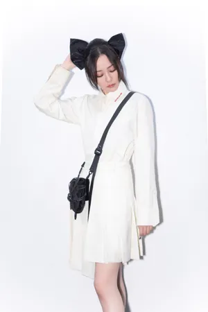 张靓颖牛奶百褶裙甜美写真图片_2
