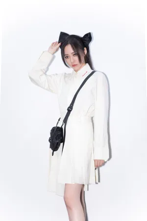 张靓颖牛奶百褶裙甜美写真图片_3