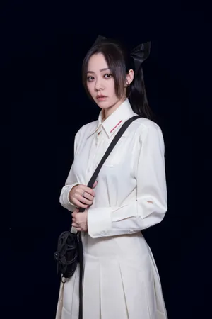张靓颖牛奶百褶裙甜美写真图片_4