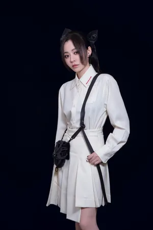 张靓颖牛奶百褶裙甜美写真图片_5