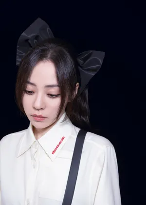 张靓颖牛奶百褶裙甜美写真图片_7