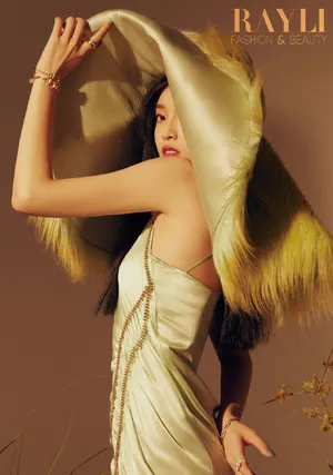 吴宣仪性感灵动写真图片