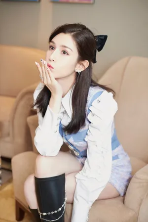 哈妮克孜甜美俏皮写真图片_3