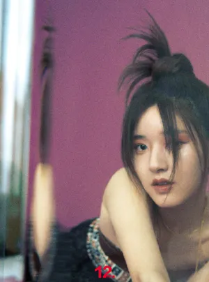 赵露思复古风格性感图片写真_3