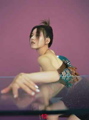赵露思复古风格性感图片写真_4