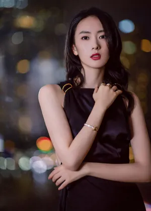 童瑶黑色长裙优雅写真图片