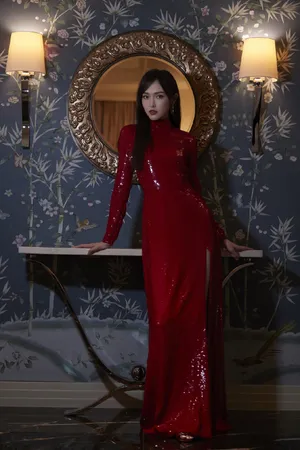 唐嫣高叉红裙性感写真图片