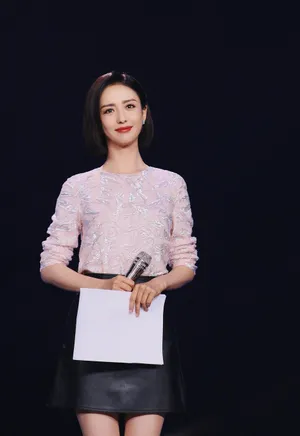 佟丽娅百花奖与王俊凯合影甜笑美照图片_3