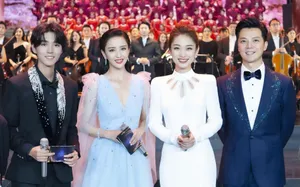 佟丽娅百花奖与王俊凯合影甜笑美照图片_4