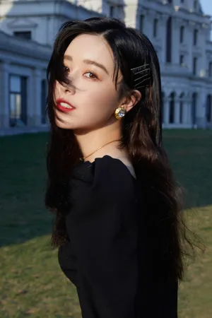 阚清子小黑裙性感写真图片_7