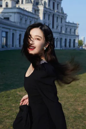 阚清子小黑裙性感写真图片_8