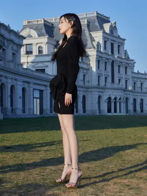 阚清子小黑裙性感写真图片_12