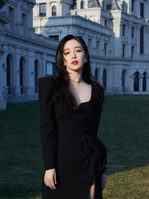 阚清子小黑裙性感写真图片_13