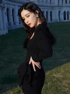 阚清子小黑裙性感写真图片_15