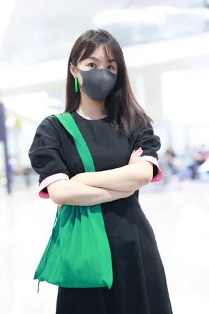 李菲儿减龄清新私服机场照图片_2