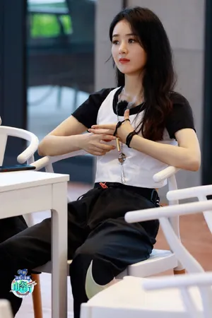赵丽颖《中餐厅第四季》第九期剧照图片