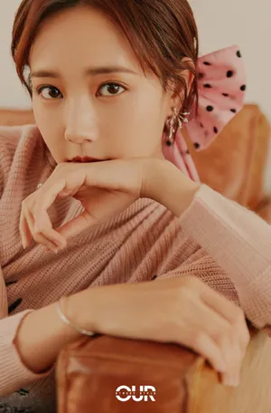 李一桐粉嫩甜美写真图片