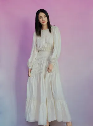 李小冉白色长裙优雅写真图片_4