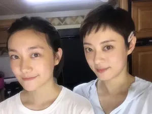 孙俪妹妹孙艳高马尾青春靓丽美照图片_3