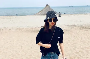 杜雨宸渔夫帽甜美旅拍图片_2