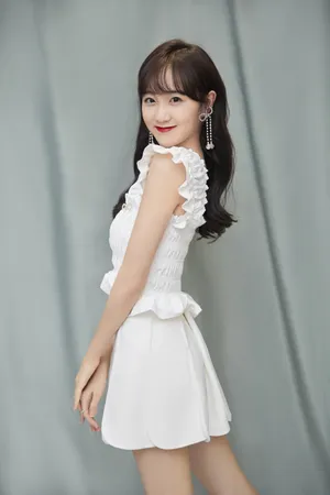 李子璇白裙少女性感写真图片_2