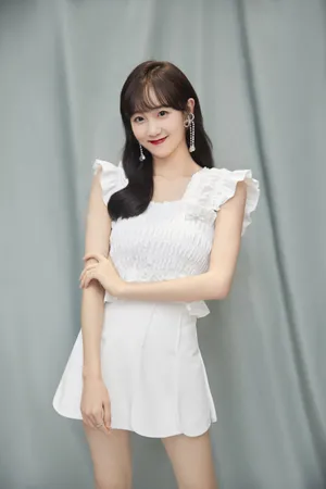 李子璇白裙少女性感写真图片_3