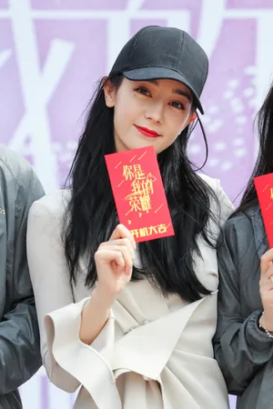 迪丽热巴清秀甜美活动照图片_5