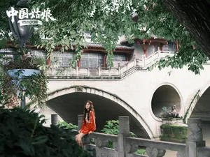 赵露思运动风清新甜美写真_4