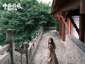赵露思运动风清新甜美写真_7