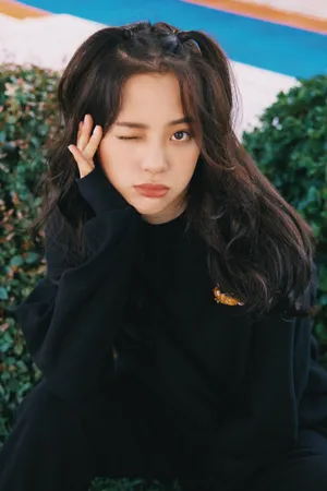 欧阳娜娜品牌活动照性感写真