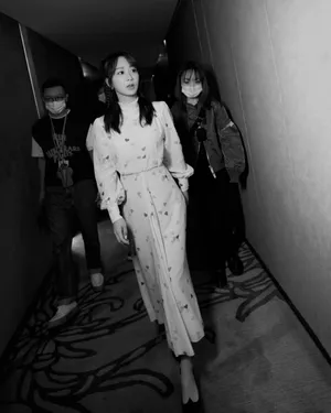 杨紫深浅爱心缀饰长裙写真图片_7