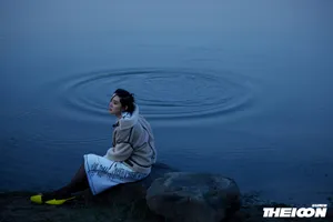 唐艺昕湖畔湿发大片性感写真_12