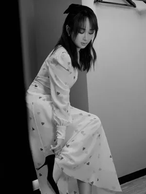 杨紫蝴蝶结爱心长裙少女感十足美照图片_4