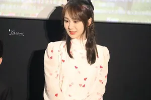 杨紫蝴蝶结爱心长裙少女感十足美照图片_6