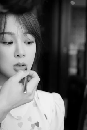 杨紫蝴蝶结爱心长裙少女感十足美照图片_9