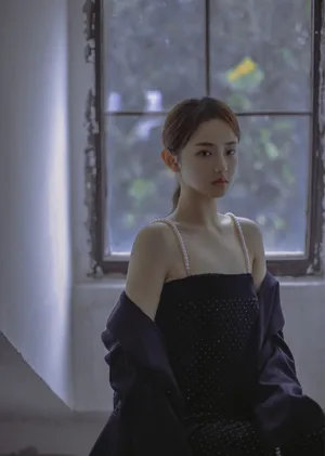吴佳怡吊带裙性感写真图片_2